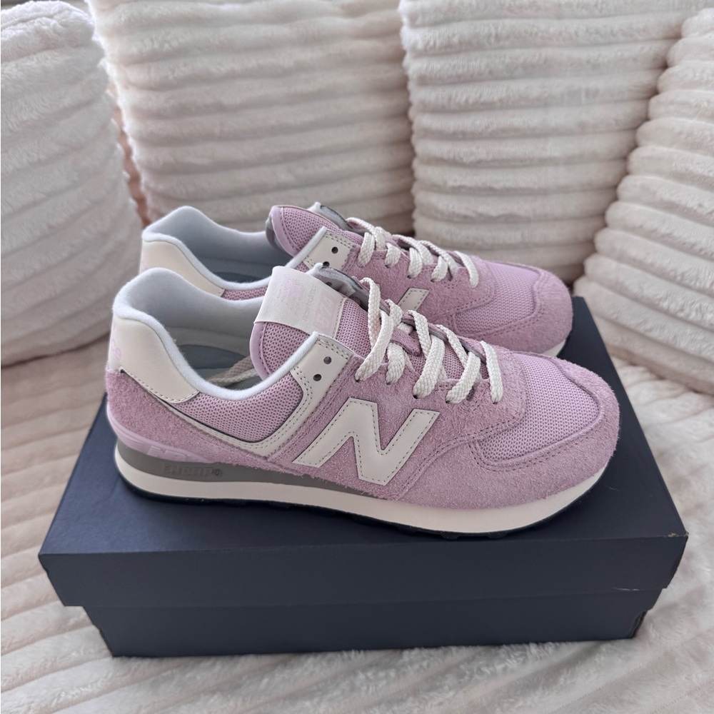 BRAND NEW! New balance sneakers💗